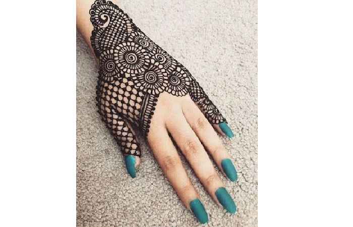 Back Hand Mehndi Design Net Style (11)