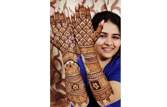 Back Hand Mehndi Design Net Style (4)