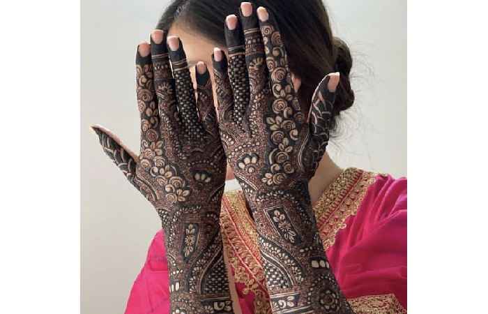 Bridal Mehndi Design Simple Back Hand (1)