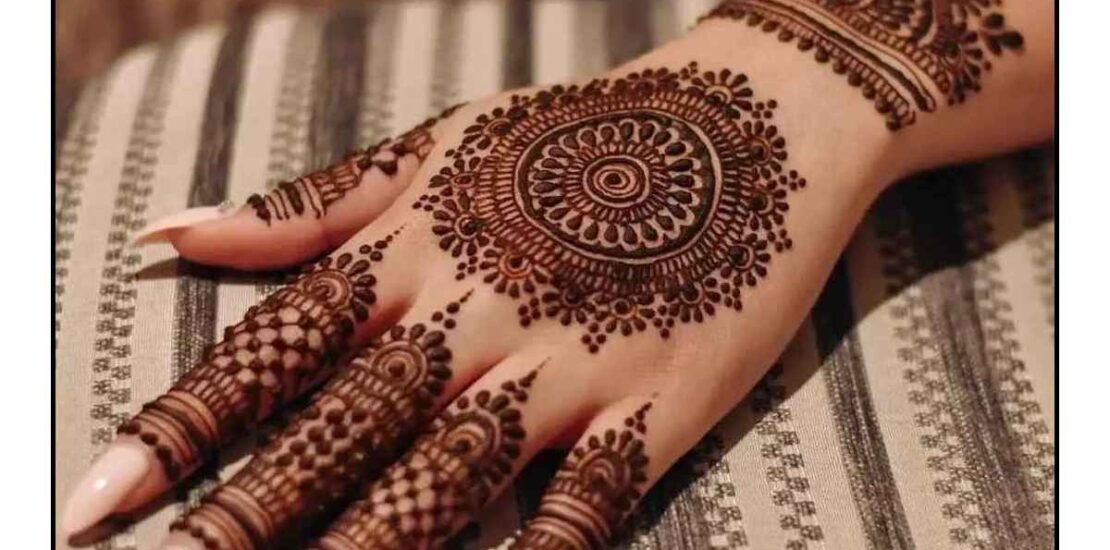 Gol Tikki Mehndi Design Back Hand