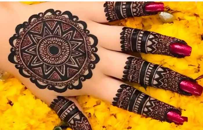 Gol Tikki Mehndi Design Back Hand (5)