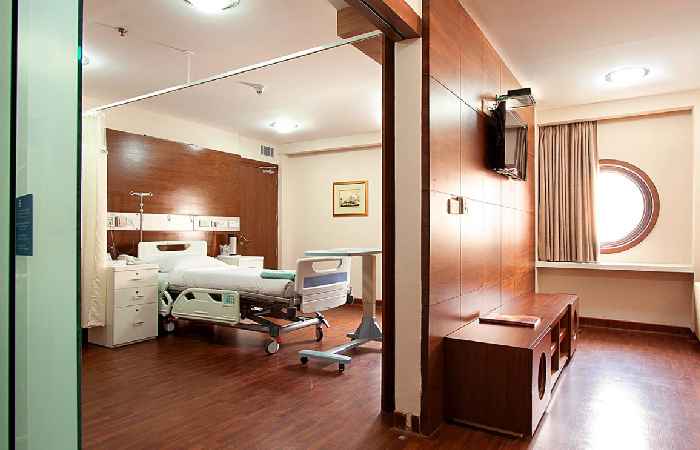 Indraprastha Apollo Hospital (2)