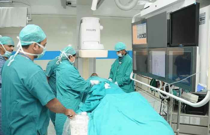 Indraprastha Apollo Hospital (5)