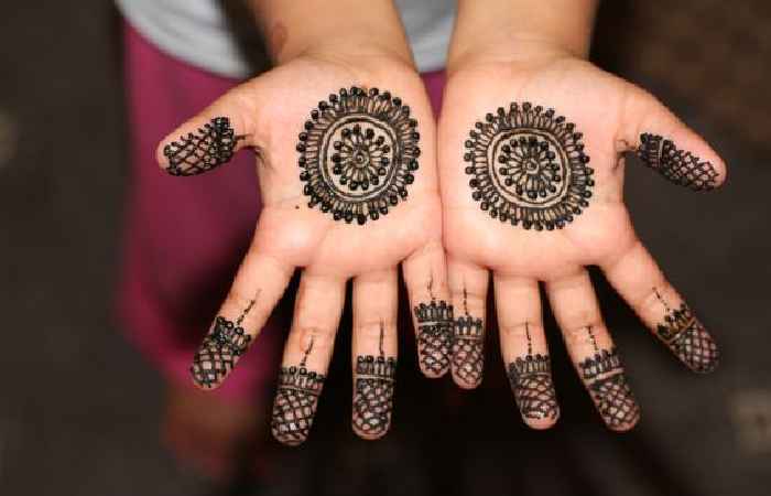 Mehndi Designs For Kids Front Hand (3)