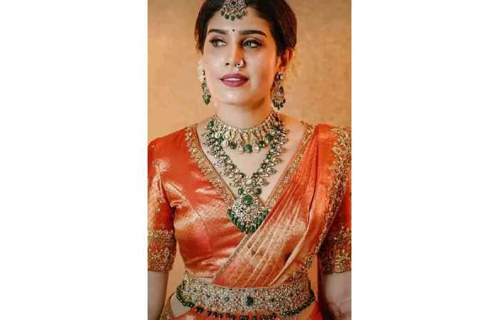 Pattu Saree Blouse Designs Front and Back (5)