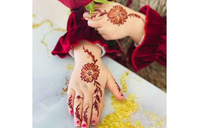 Simple Mehndi Designs For Kids Back Hand (2)