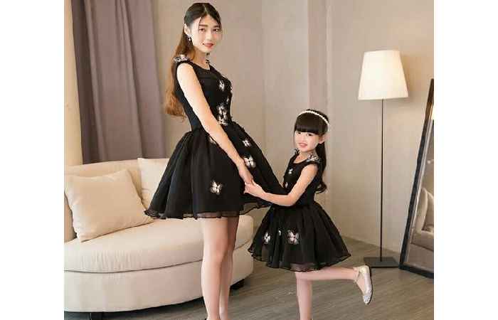 Indian Mother-Daughter Dresses For Birthday - Matching dresses for mother and daughter is a wonderful way to bond for special birthday (4)