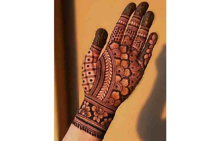 Mehndi Designs Front Hand Simple Photos (3)