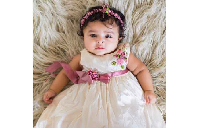 One Month Baby Girl Photoshoot Ideas At Home (7)